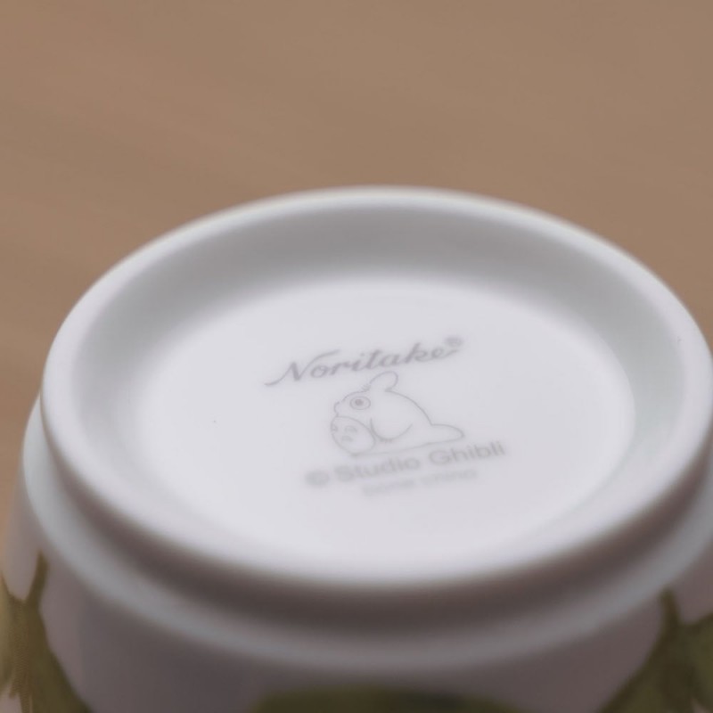 Porcelana japonesa - Taza de Totoro en una hoja - Mi vecino Totoro