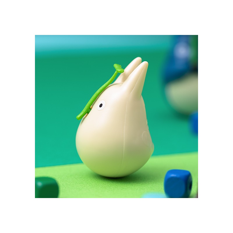 Jouets - Figurine Culbuto Totoro Blanc avec feuille - Mon Voisin Totoro