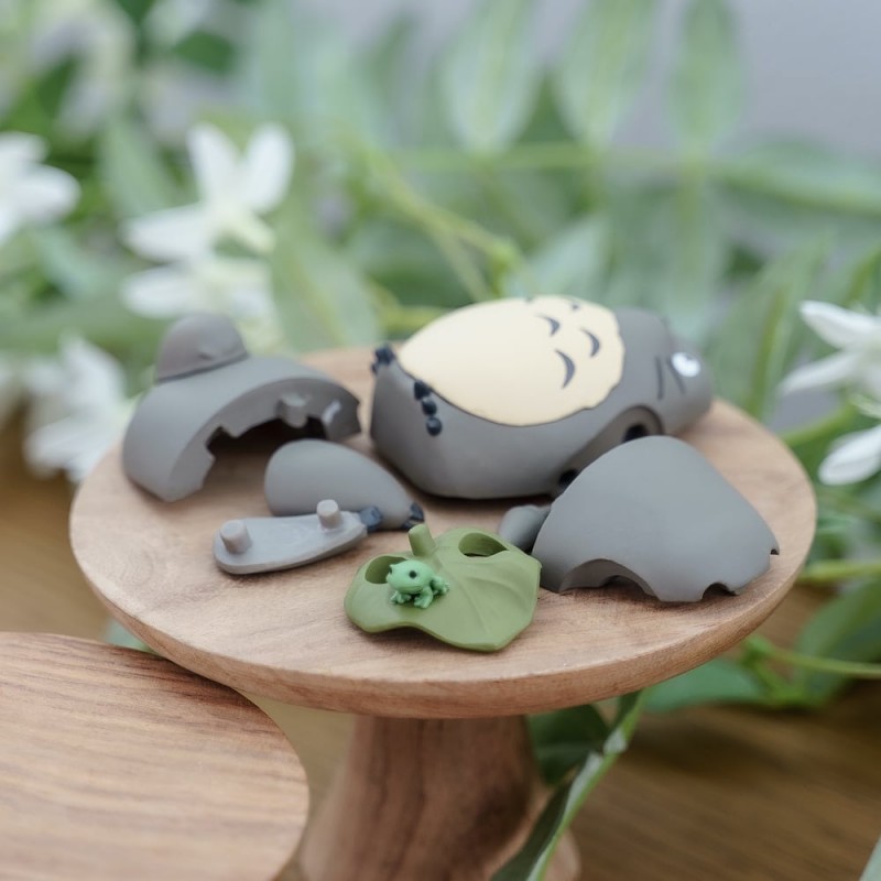 Puzzles - Figurine Kumukumu Totoro Gris avec feuille - Mon Voisin Totoro