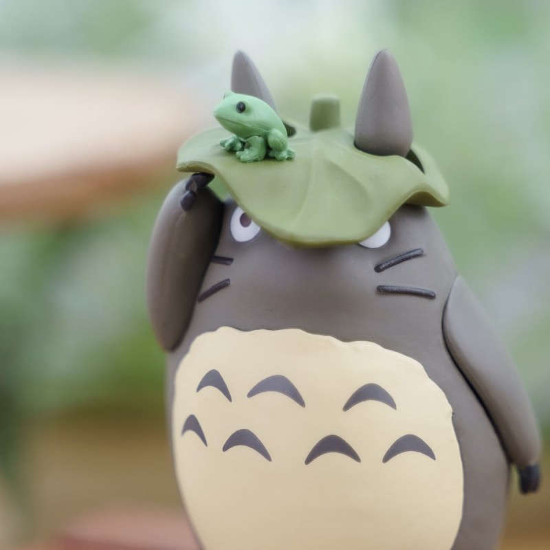 Puzzles - Figurine Kumukumu Totoro Gris avec feuille - Mon Voisin Totoro