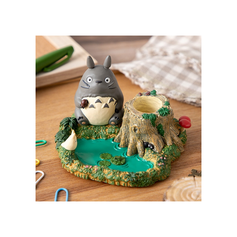 Joyeros - Figuritas del bote de lápices de Totoro al borde del estanque - Mi vecino Totoro