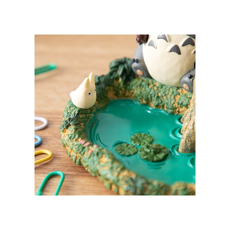 Joyeros - Figuritas del bote de lápices de Totoro al borde del estanque - Mi vecino Totoro