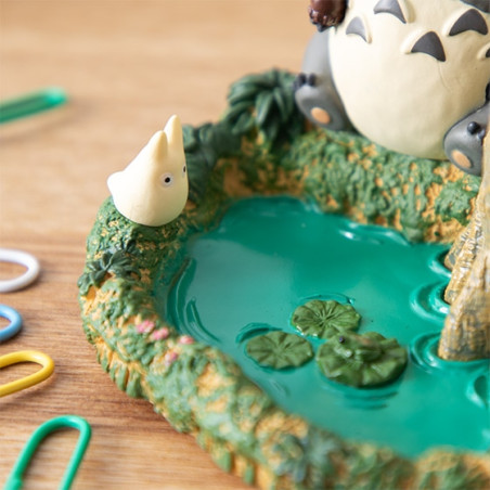 Joyeros - Figuritas del bote de lápices de Totoro al borde del estanque - Mi vecino Totoro