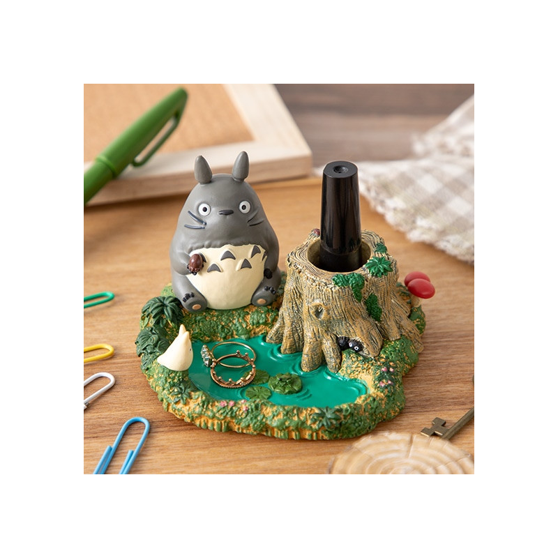 Joyeros - Figuritas del bote de lápices de Totoro al borde del estanque - Mi vecino Totoro