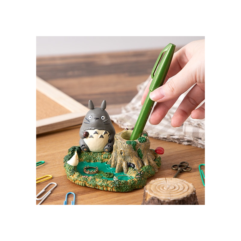 Joyeros - Figuritas del bote de lápices de Totoro al borde del estanque - Mi vecino Totoro