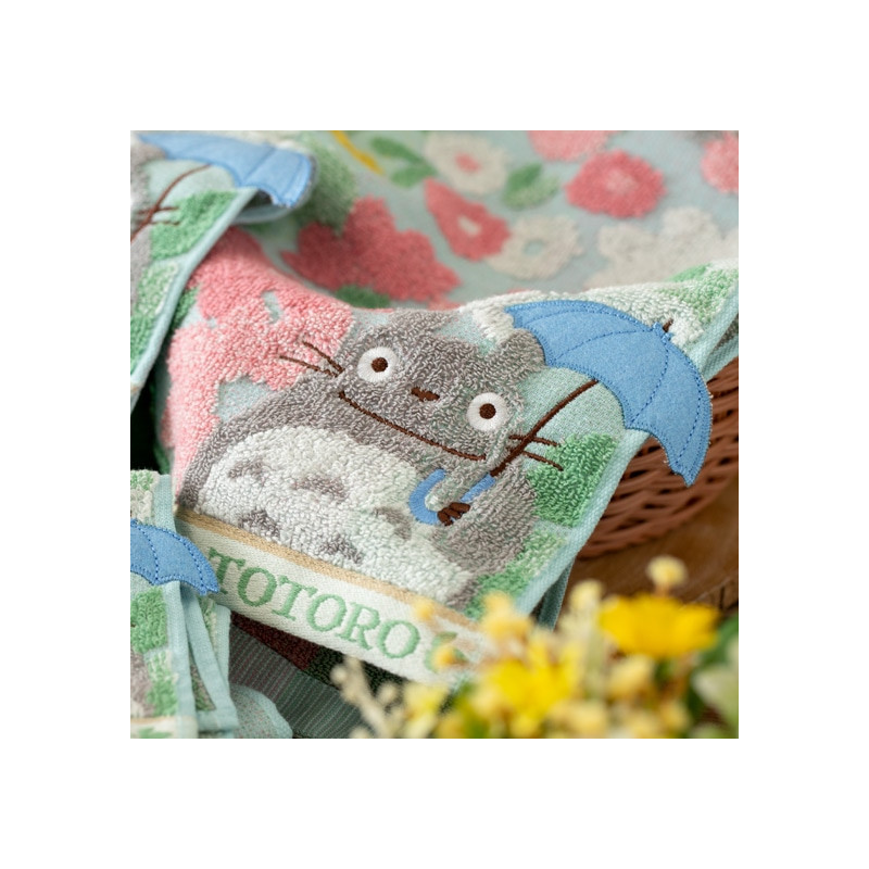 Household linen - Large Bath Towel Totoro Flower Fields 60x120 cm - My Neighbor Totoro