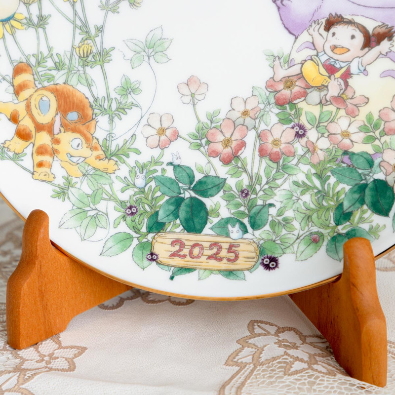 Japanese Porcelain - 23 cm Plate Special edition 2025 - My Neighbor Totoro