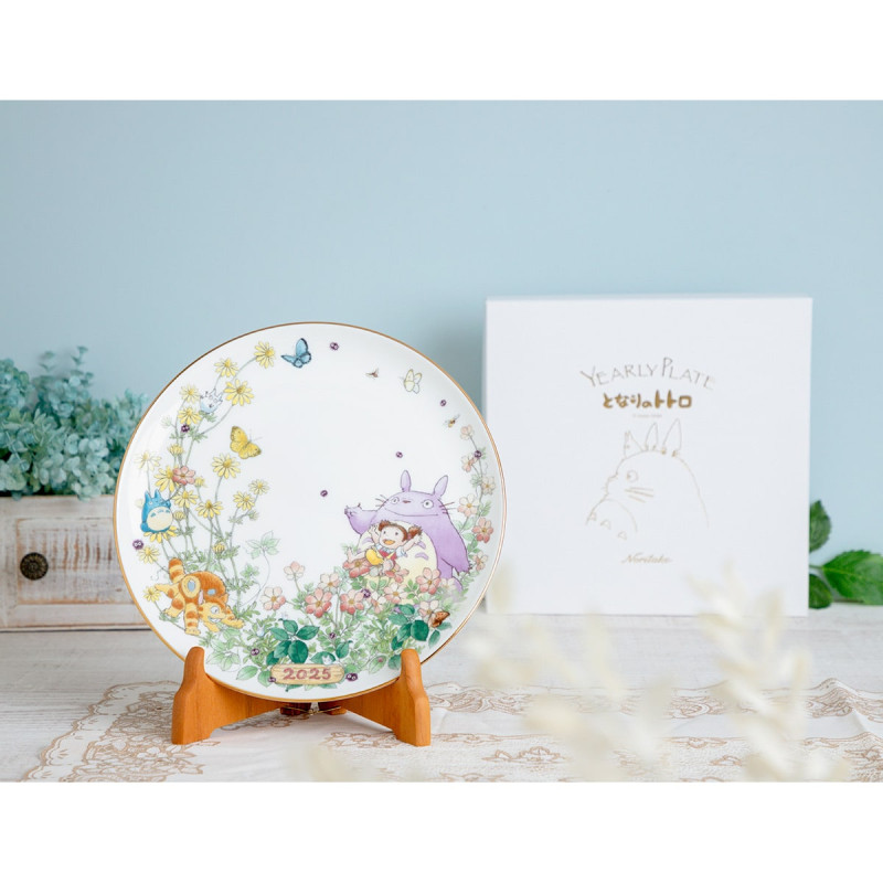 Japanese Porcelain - 23 cm Plate Special edition 2025 - My Neighbor Totoro